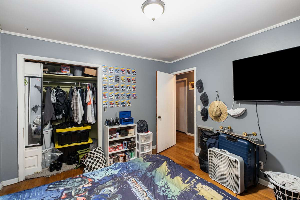 2nd bedroom