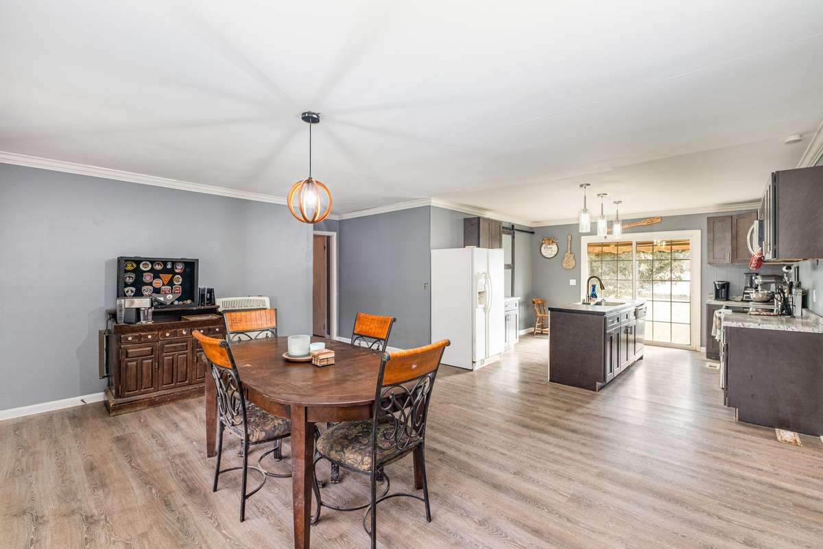 Dining room into kitchen