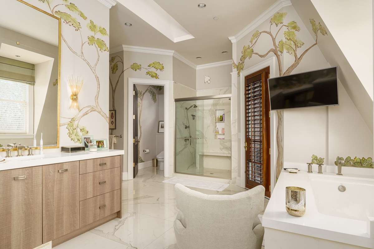 Primary bath - a real knockout