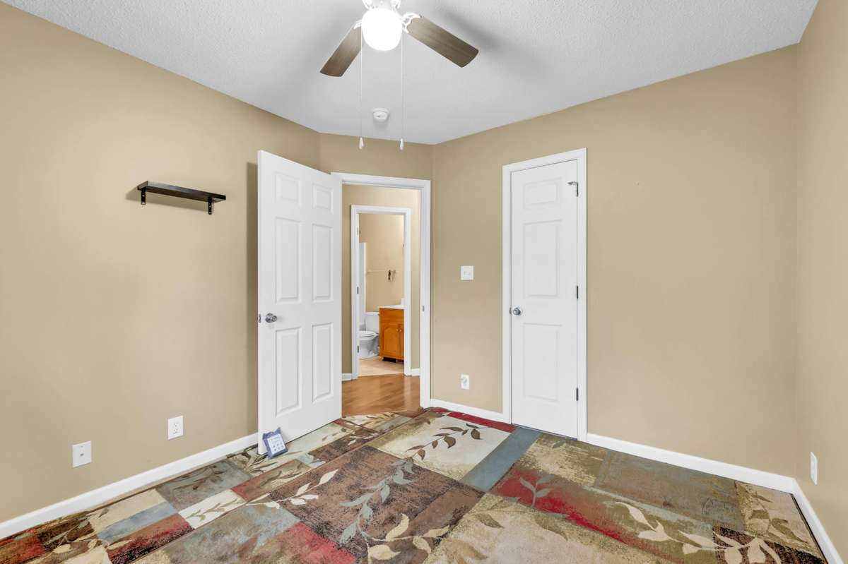 Guest bedroom 2