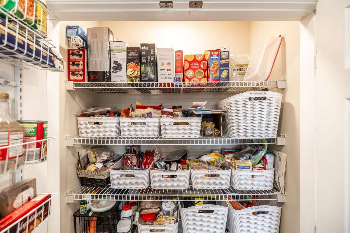 Large pantry!