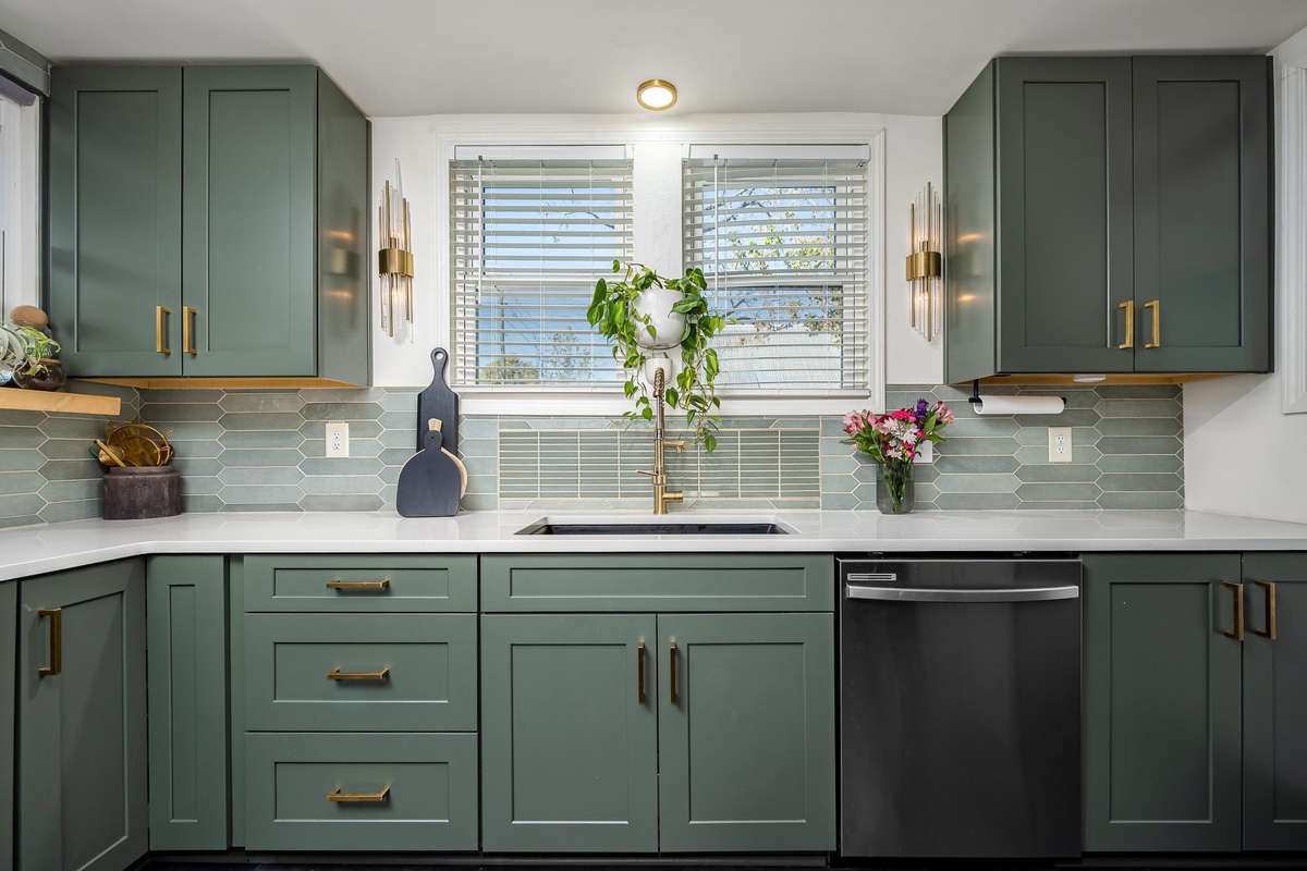 4 total windows in this kitchen. Just stunning.