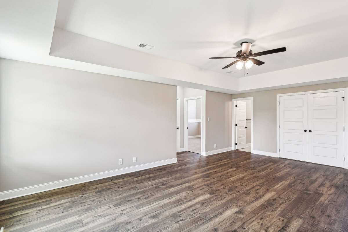 Sample pictures from a previous build showing the Oakmont Floor Plan. Materials and colors are subject to change without notice.