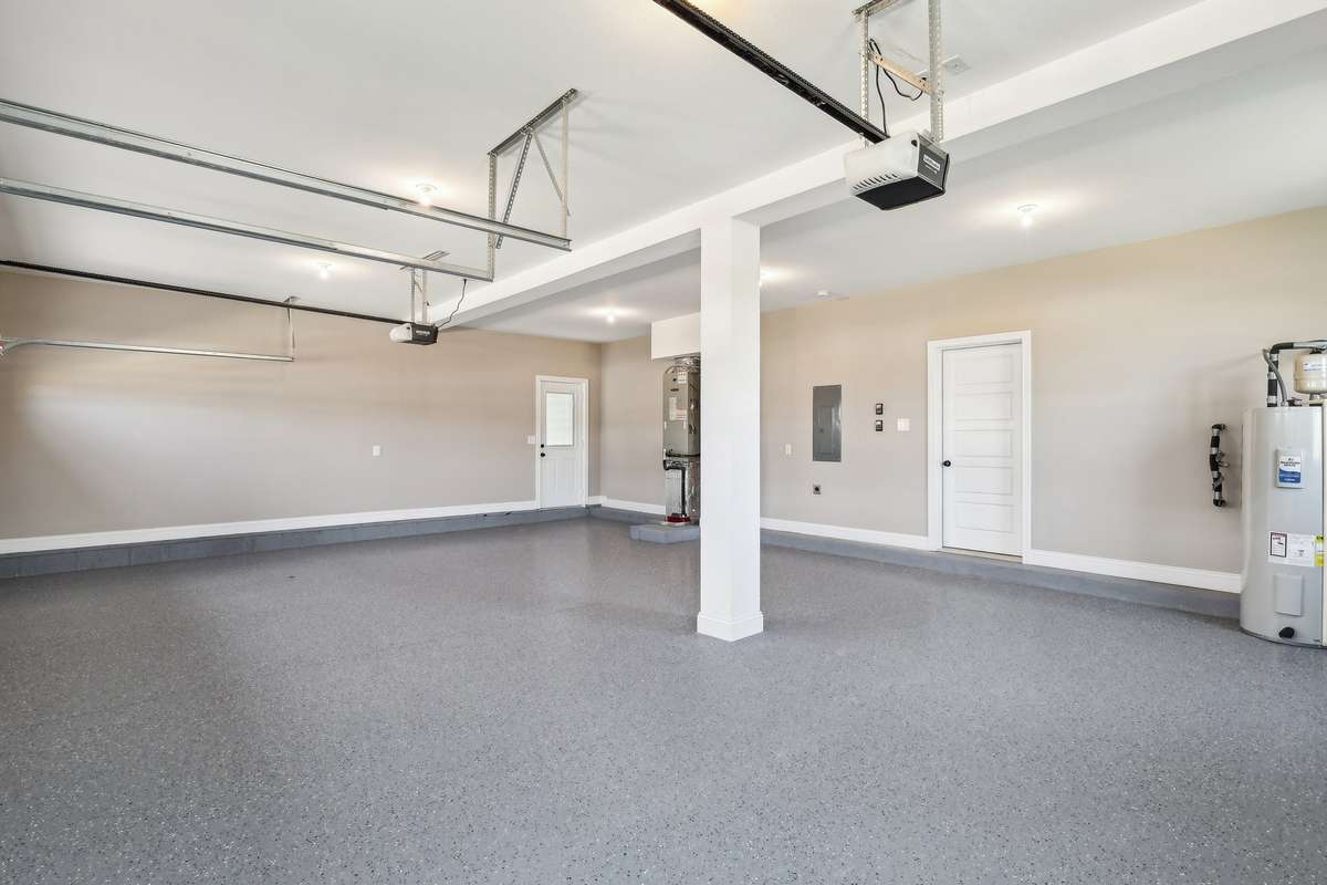 Sample pictures from a previous build showing the Oakmont Floor Plan. Materials and colors are subject to change without notice.