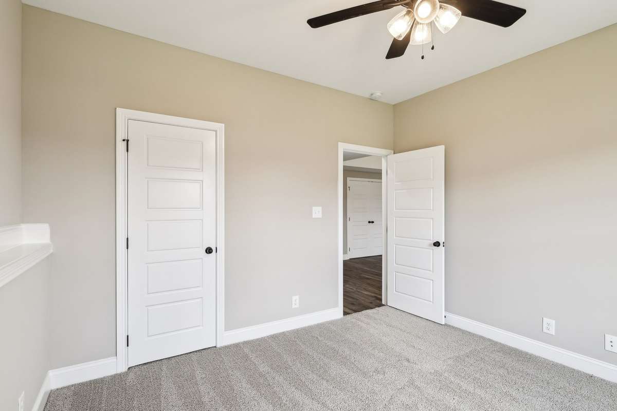 Sample pictures from a previous build showing the Oakmont Floor Plan. Materials and colors are subject to change without notice.