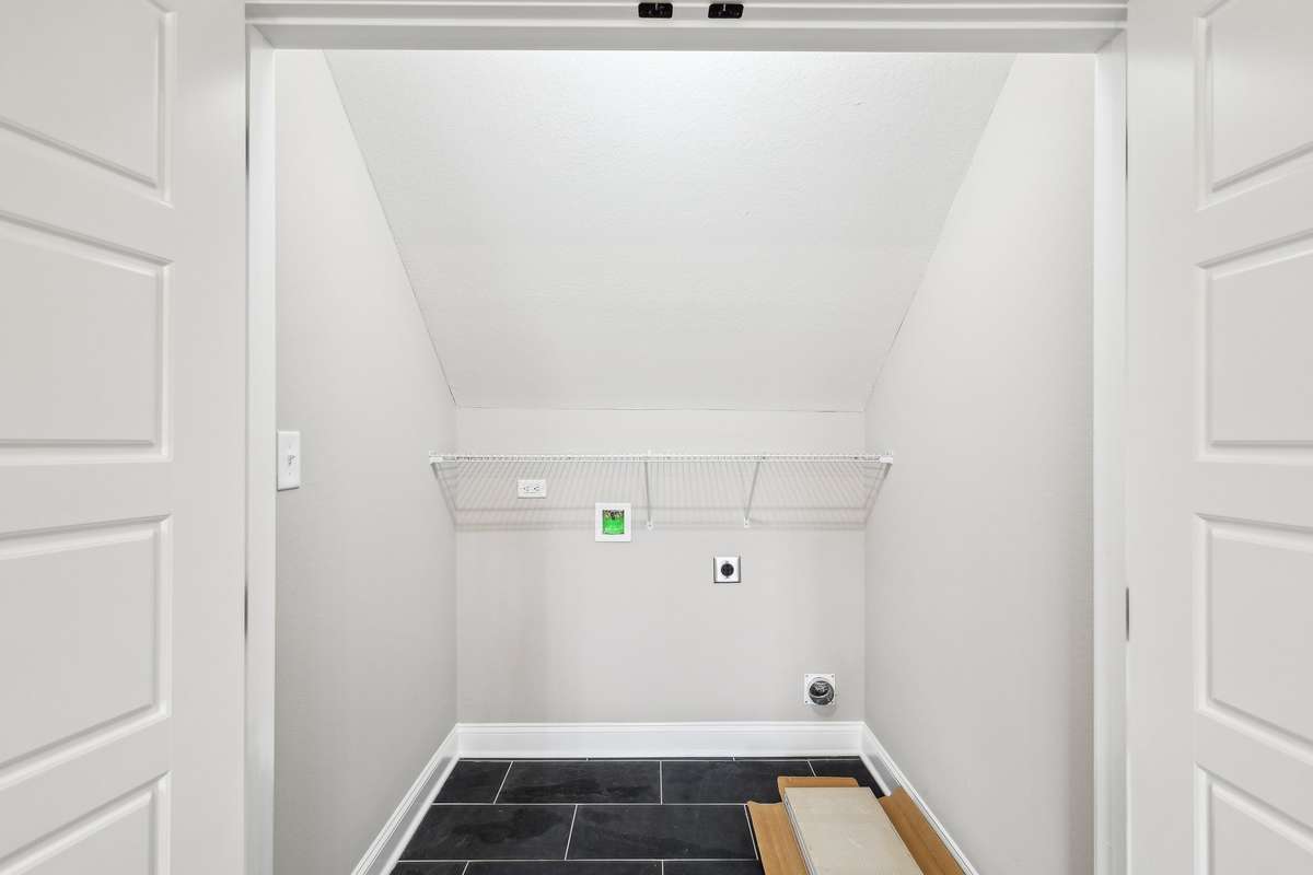 Sample pictures from a previous build showing the Oakmont Floor Plan. Materials and colors are subject to change without notice.