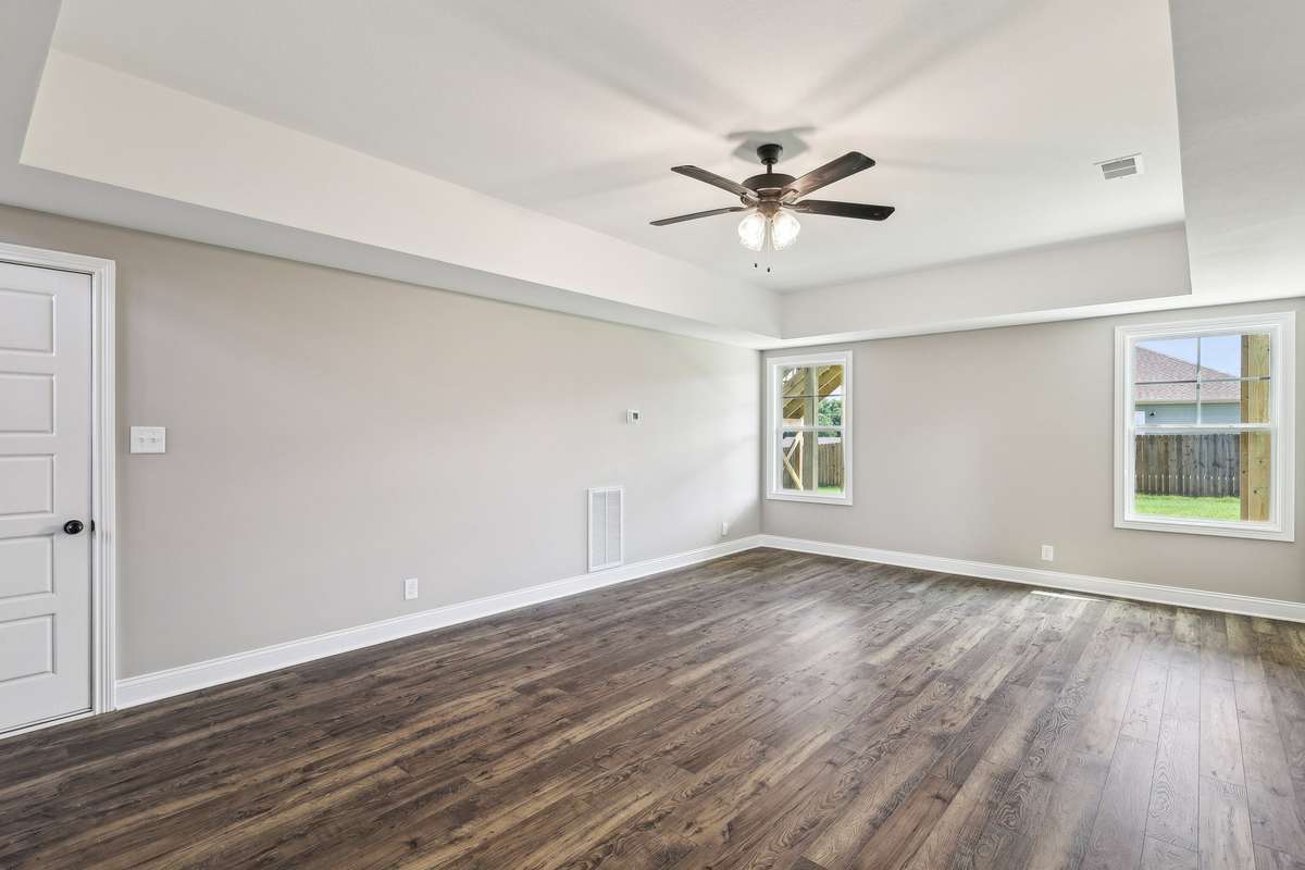 Sample pictures from a previous build showing the Oakmont Floor Plan. Materials and colors are subject to change without notice.