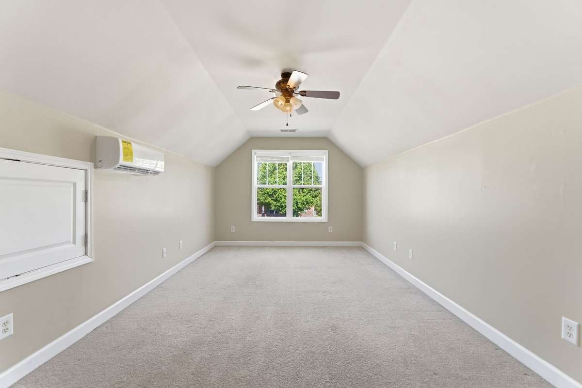 Bonus room/Office/Gym/Flex room