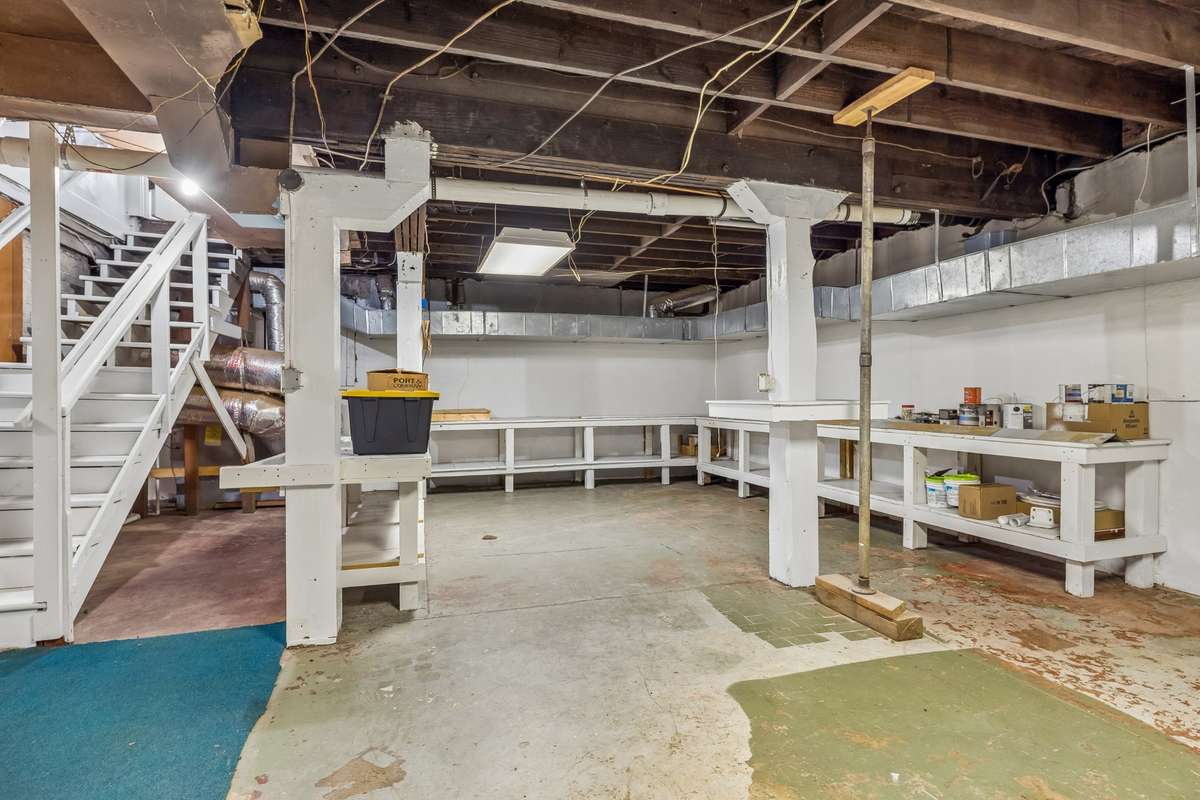 Full Unfinished Basement