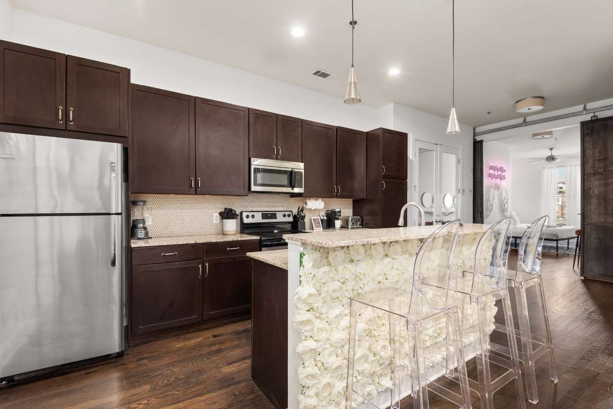 Plenty of Space to move around with guests.