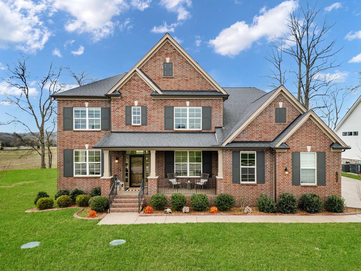 Welcome to 7065 Fiddlers Glen Dr in Arrington Ridge