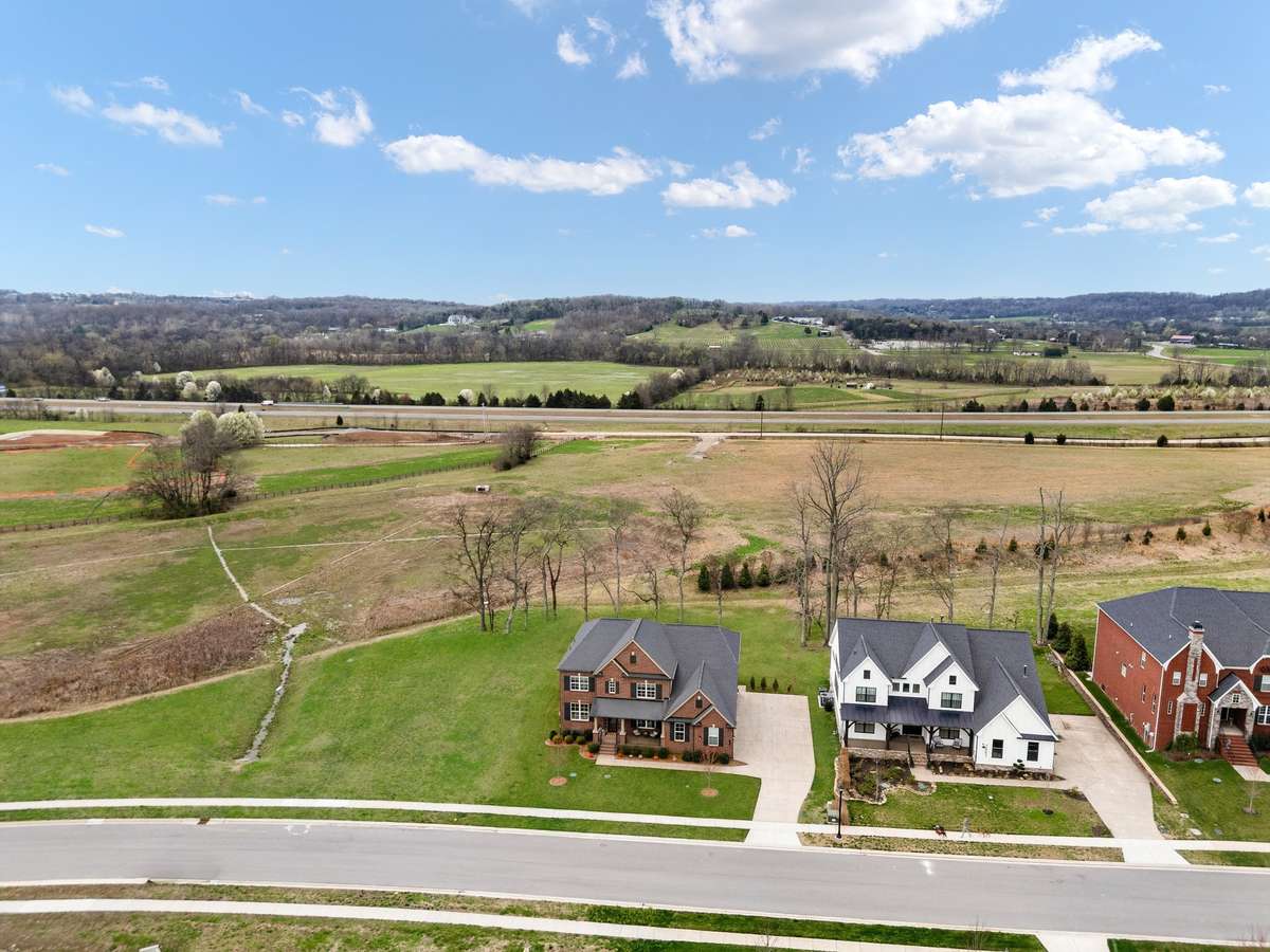 Zoned for top Williamson County Schools.