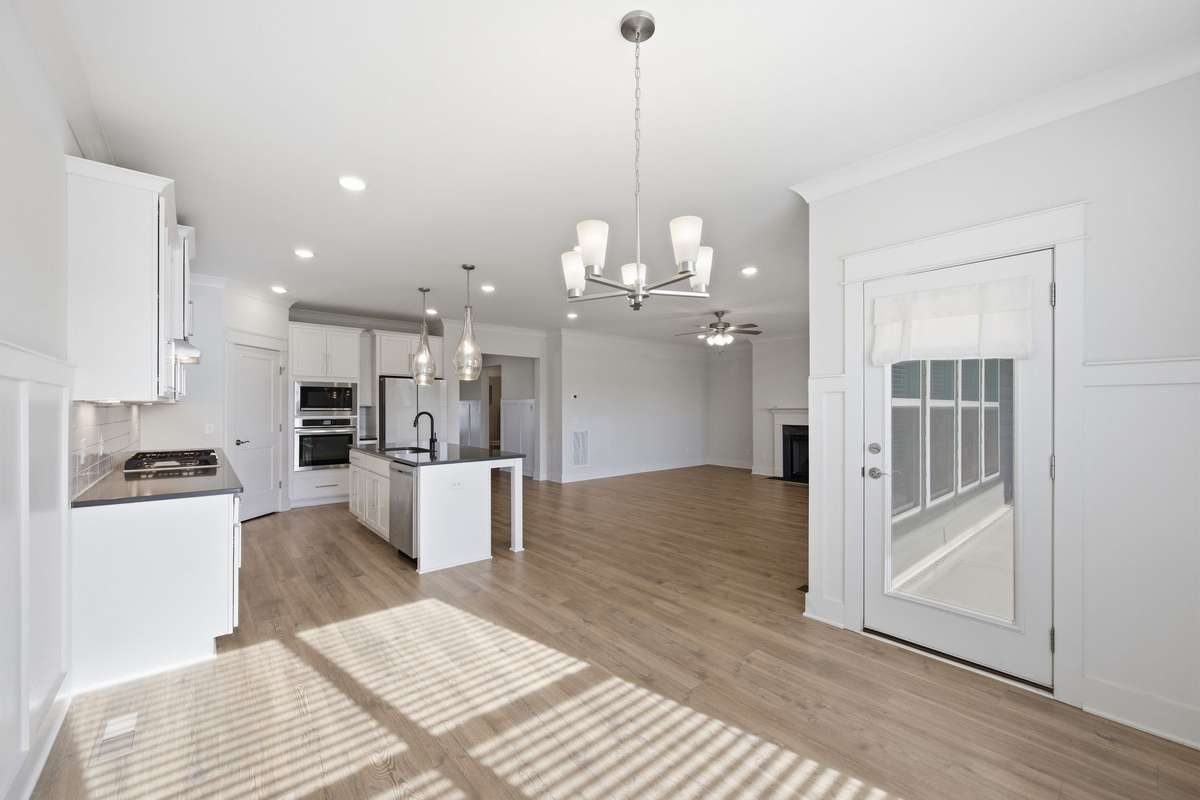 The morning sun comes right into the kitchens main dining area which is perfect for your morning coffee and meditation.
