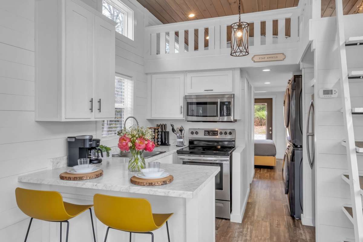 Your lake retreat 1.5 hour away from Nashville!