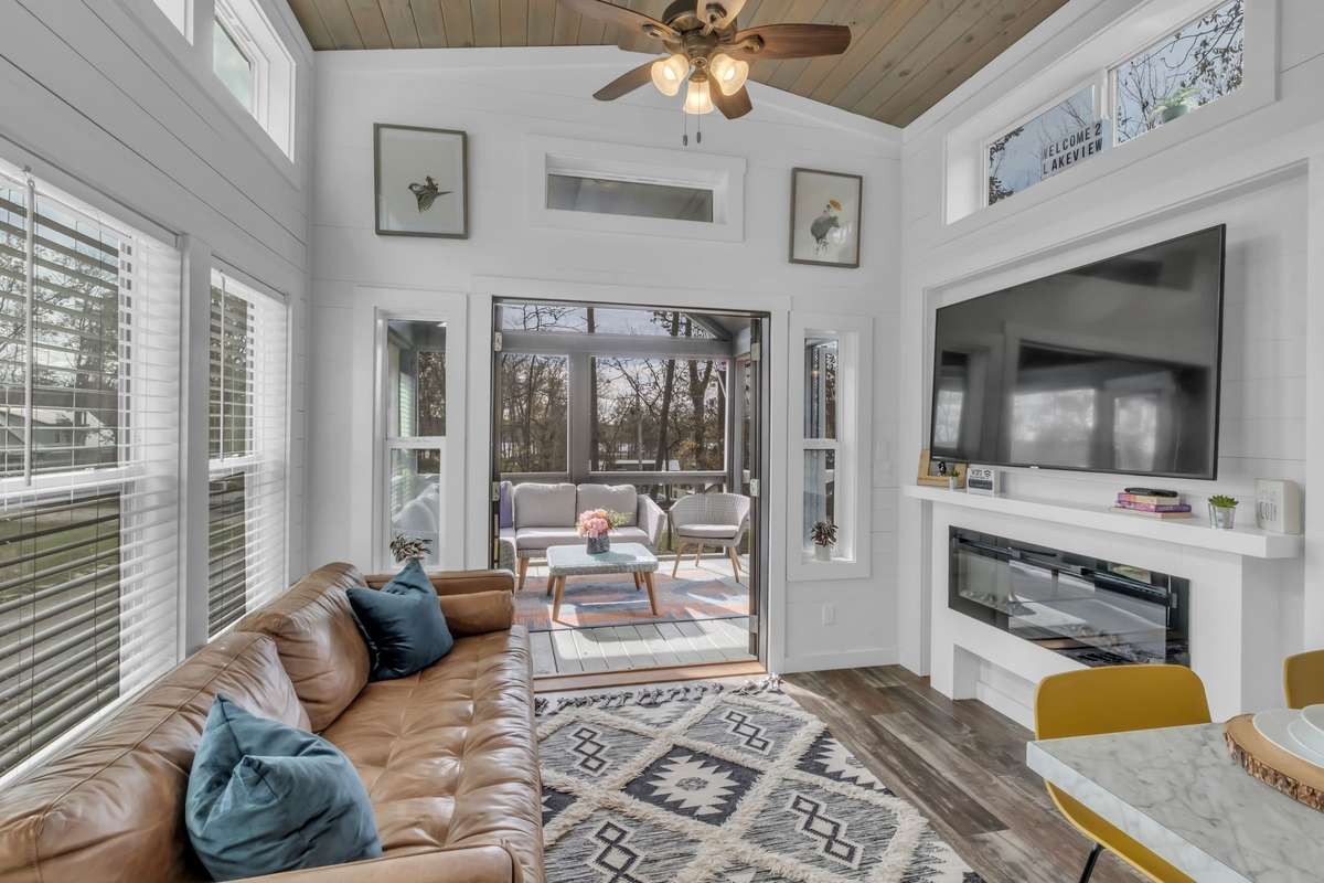 Welcome to 672 Waters Edge Way!