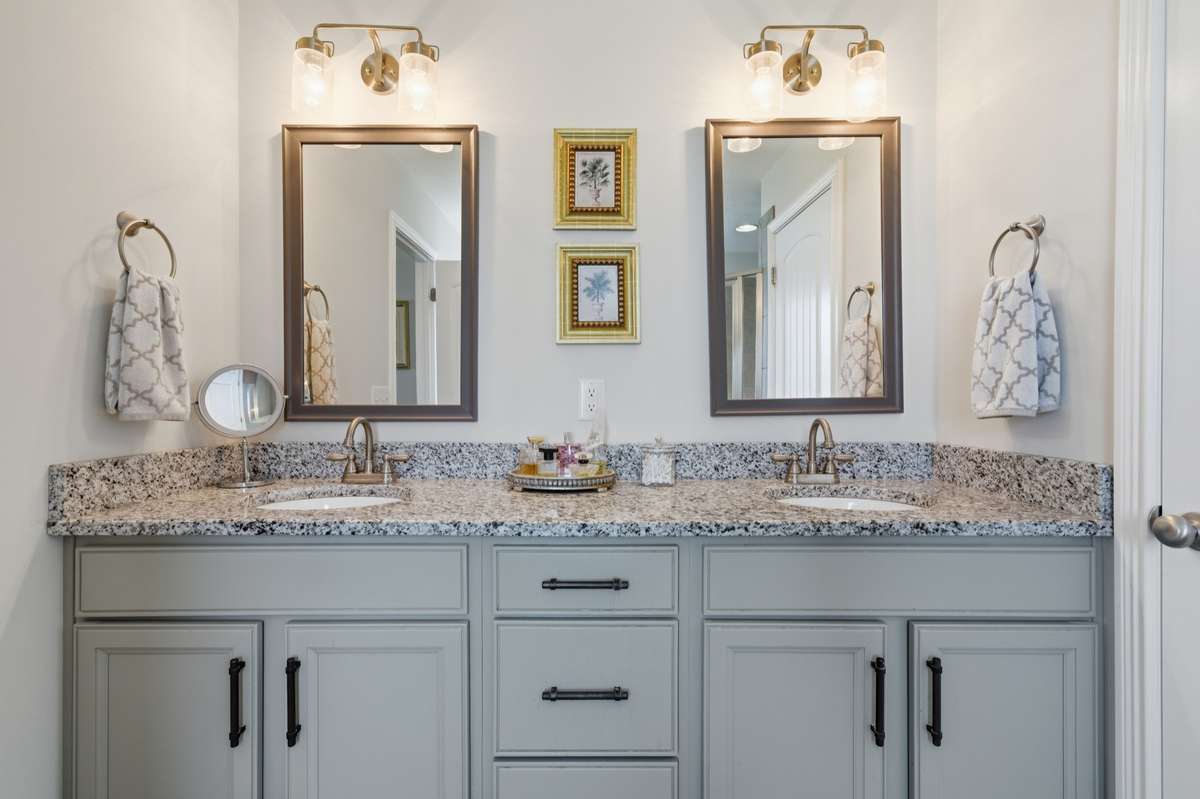 Mast bath double vanity