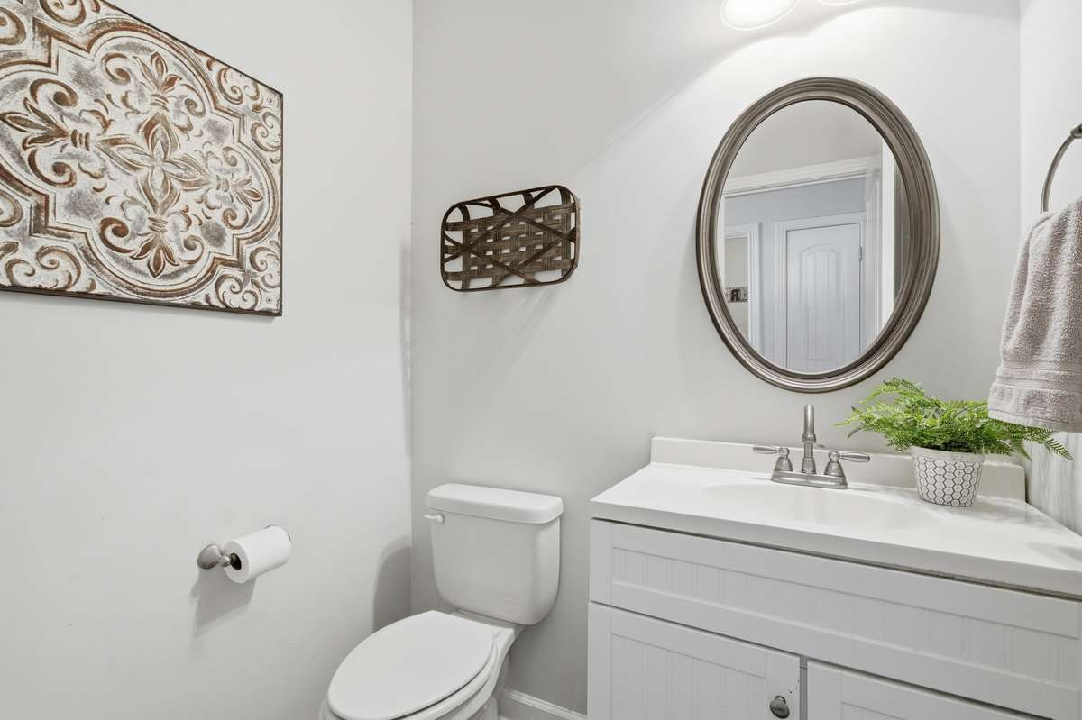 1/2 bath downstairs