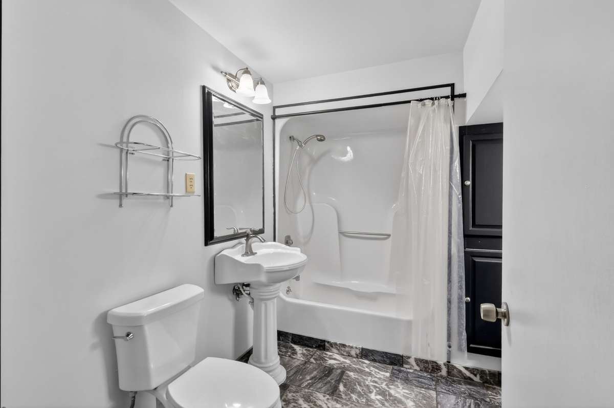Basement level Full Bath