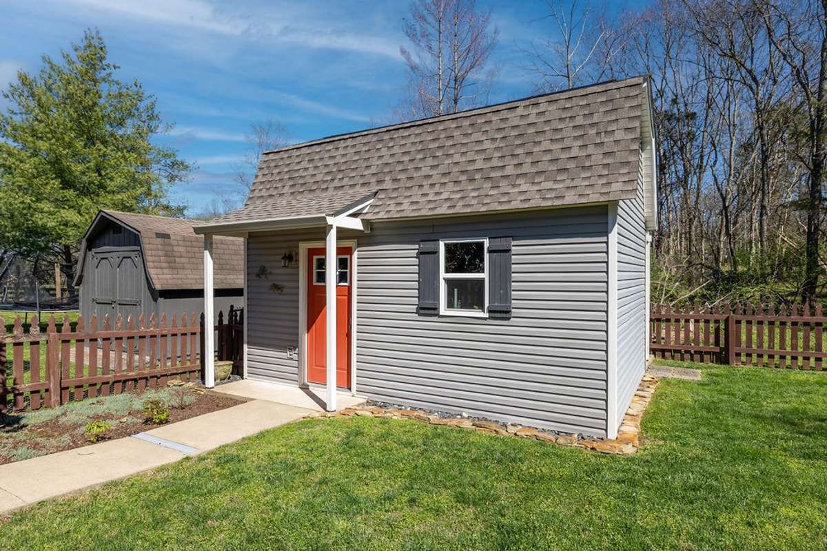 A perfect 18' x 20' storage building and workshop.