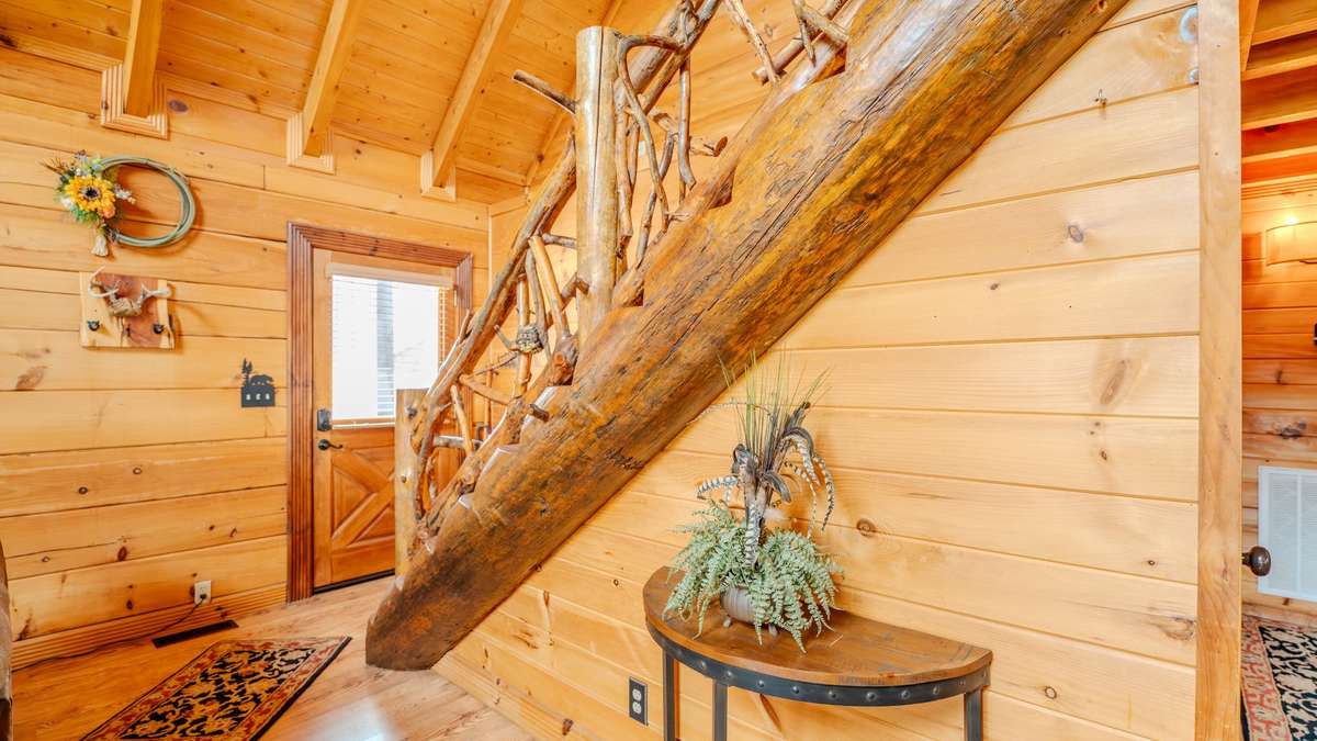 Foyer/Stairway