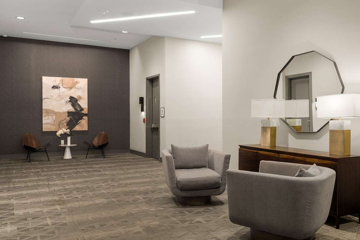 Well-kept, inviting + stylish common areas