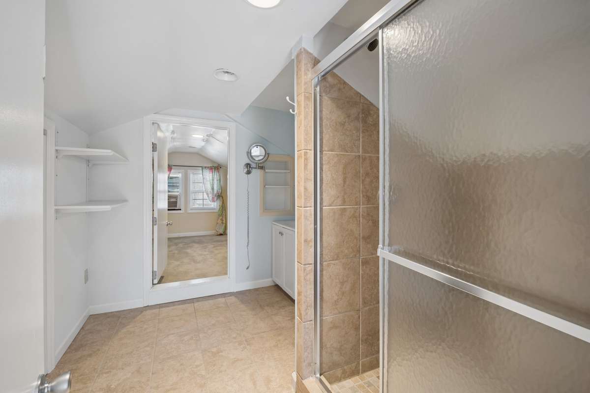 Second story - full of potential!