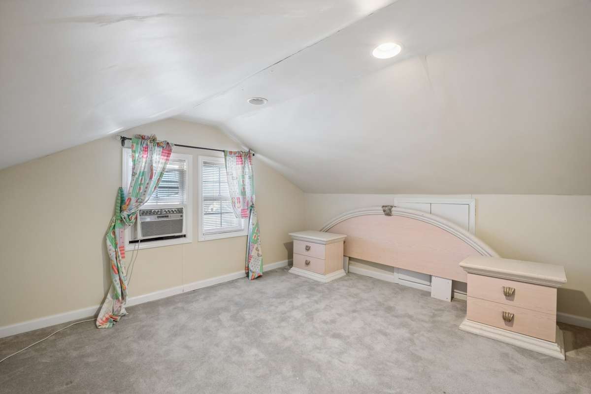 Second story - full of potential!