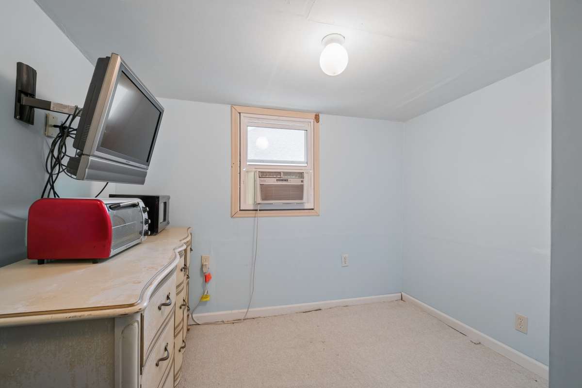Second story - full of potential!