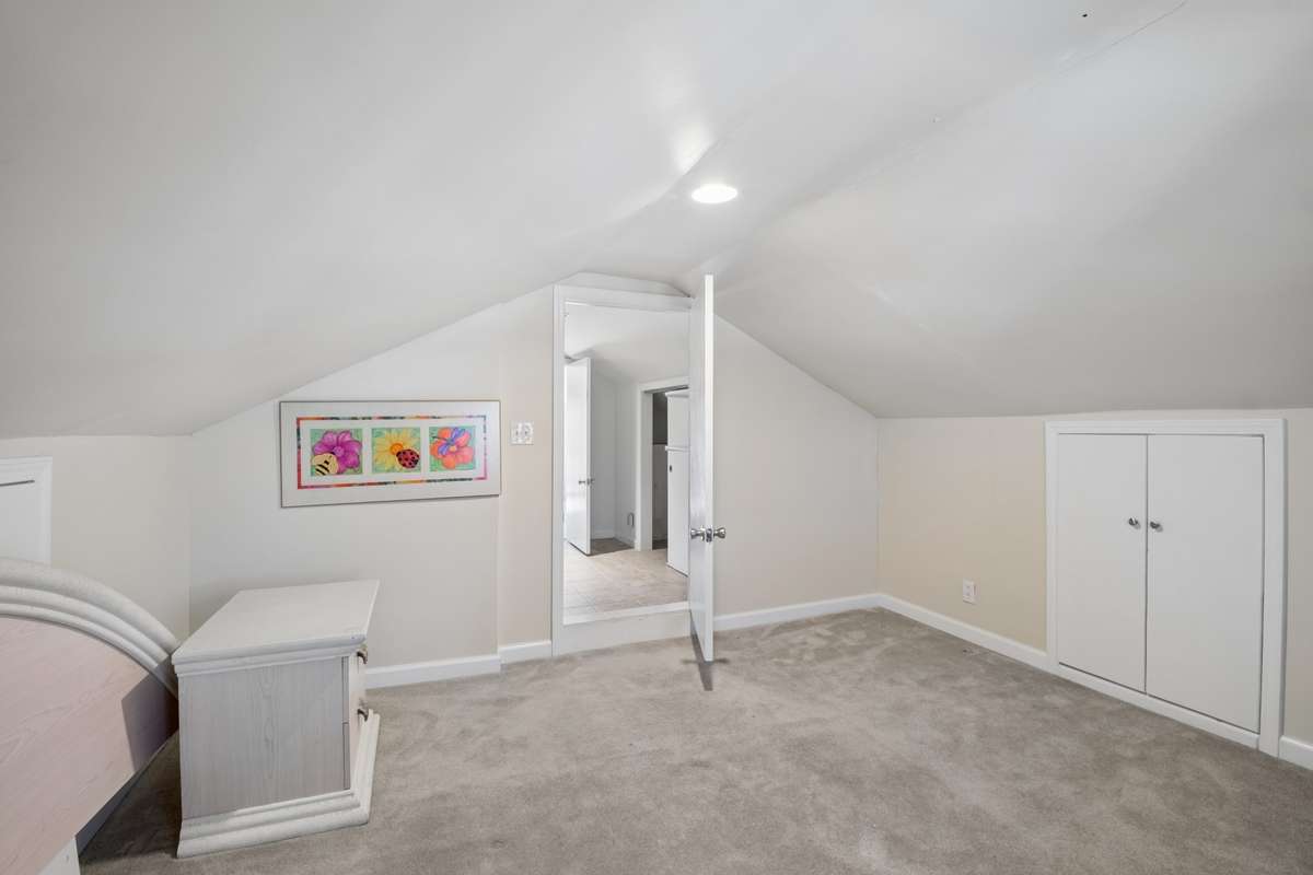 Second story - full of potential!