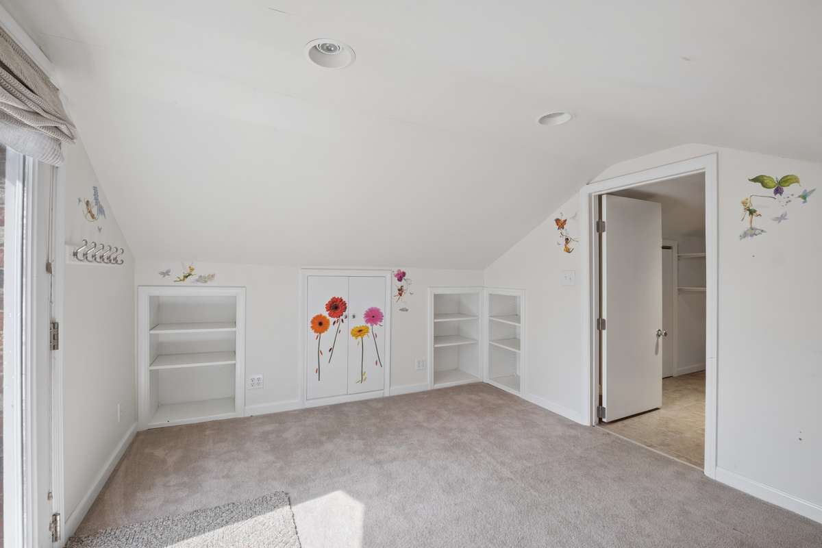 Second story - full of potential!