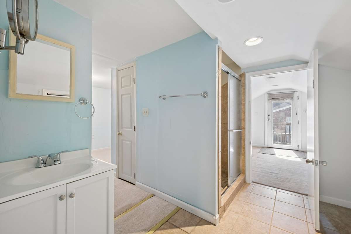 Second story - full of potential!