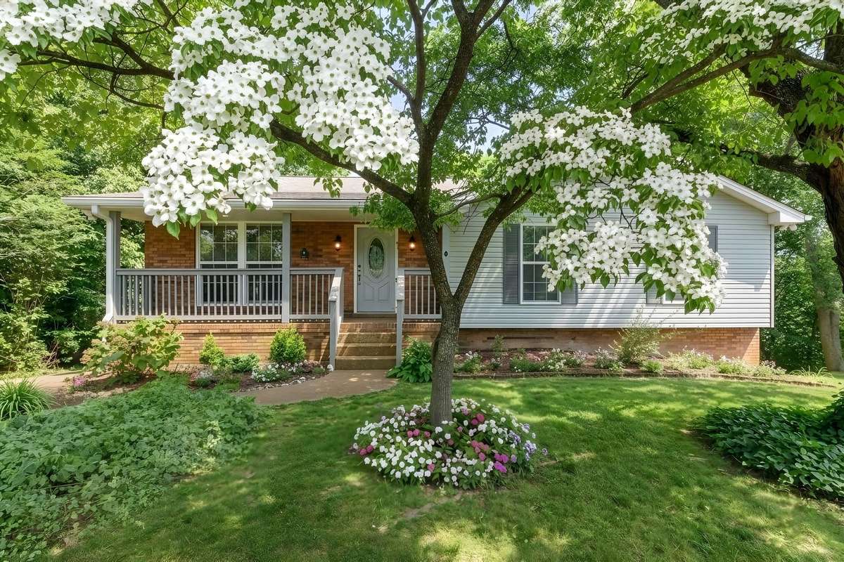 Welcome to 821 Luxemburg Drive!