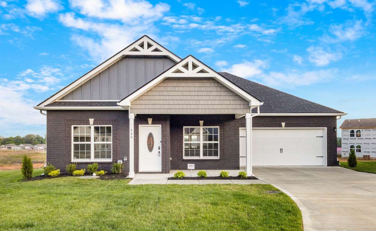Sample photos of home plan ONLY. Finishes may vary.