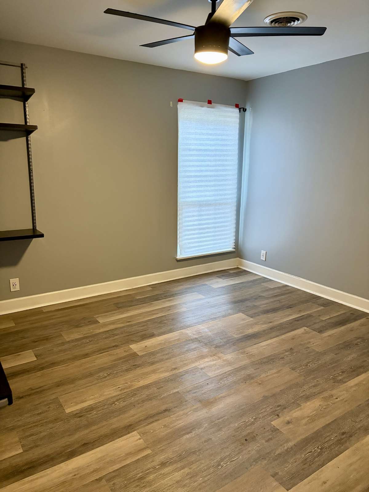 Big bedroom with walk in closet