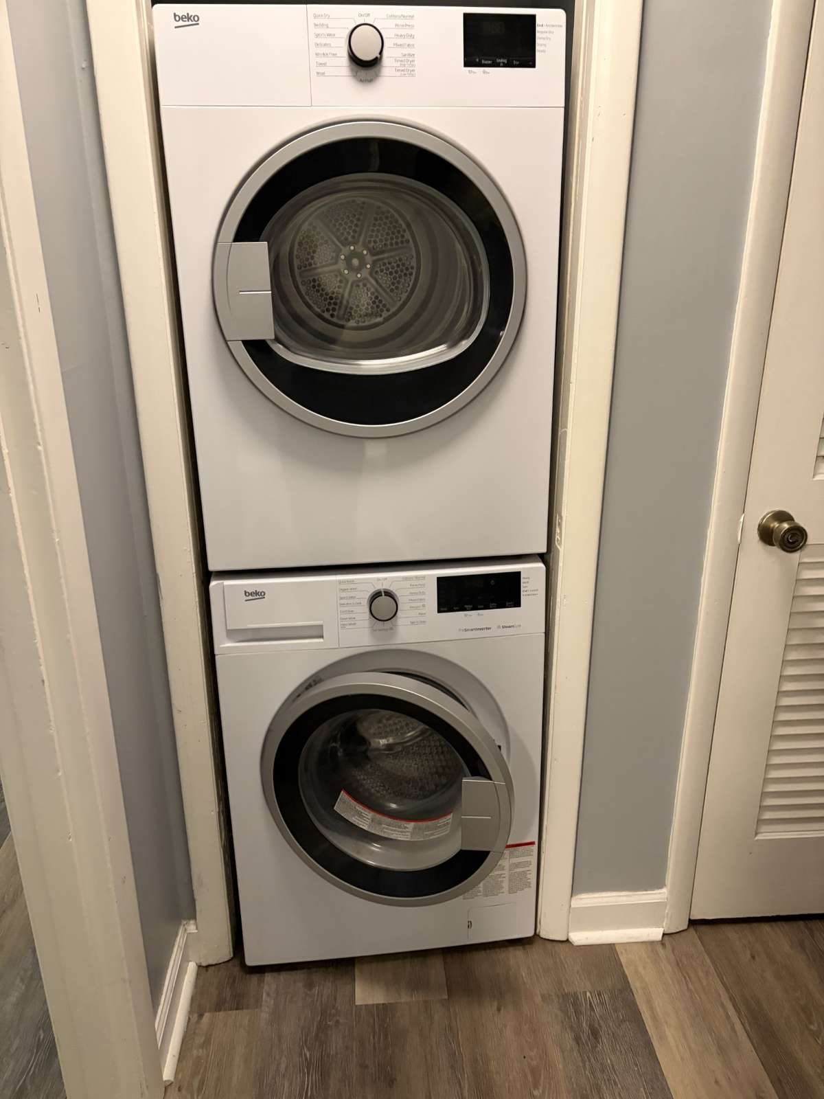 Washer and Dryer stays!