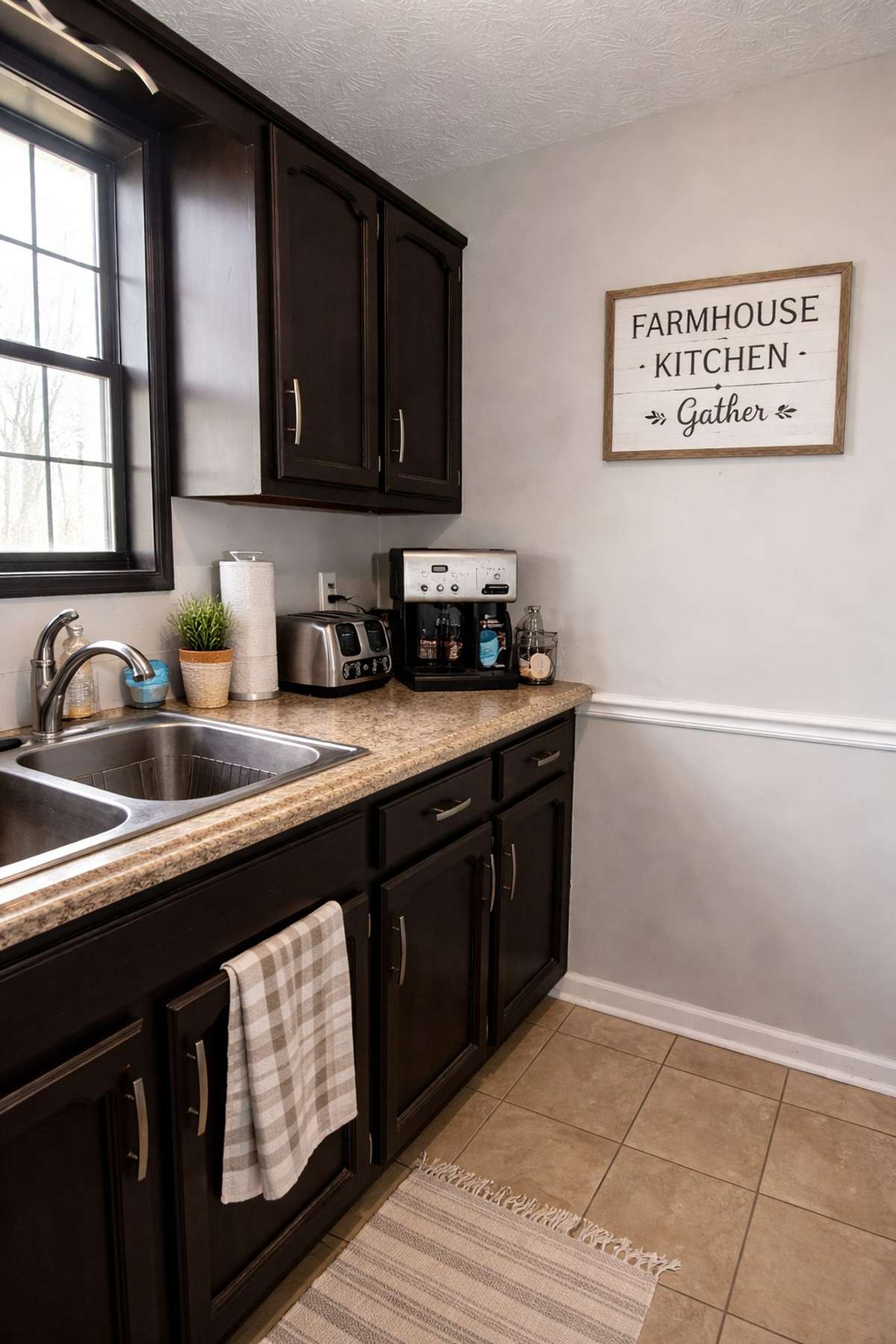 Kitchen Image (This photo has been virtually enhanced)