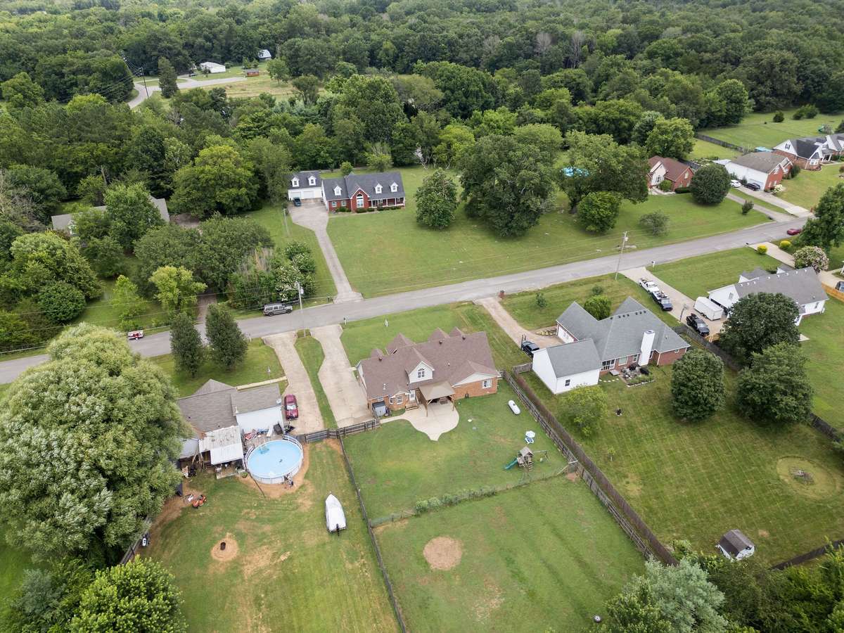 Beautiful 4 bedroom, 3 and a half bathroom in Murfreesboro Tennessee with over half an acre of land and no HOA, a two car garage and updated kitchen.