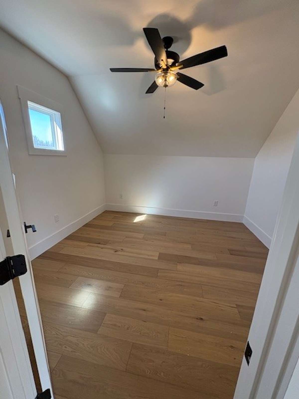 This is an upstairs flex room/office/craft room...there is a massiive walk in closet just right outside this room and there is a full bath upstairs as well