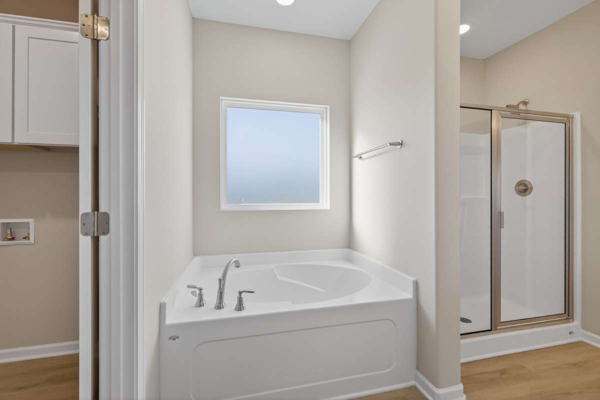 Primary Bath- Tub/ Sep Shower