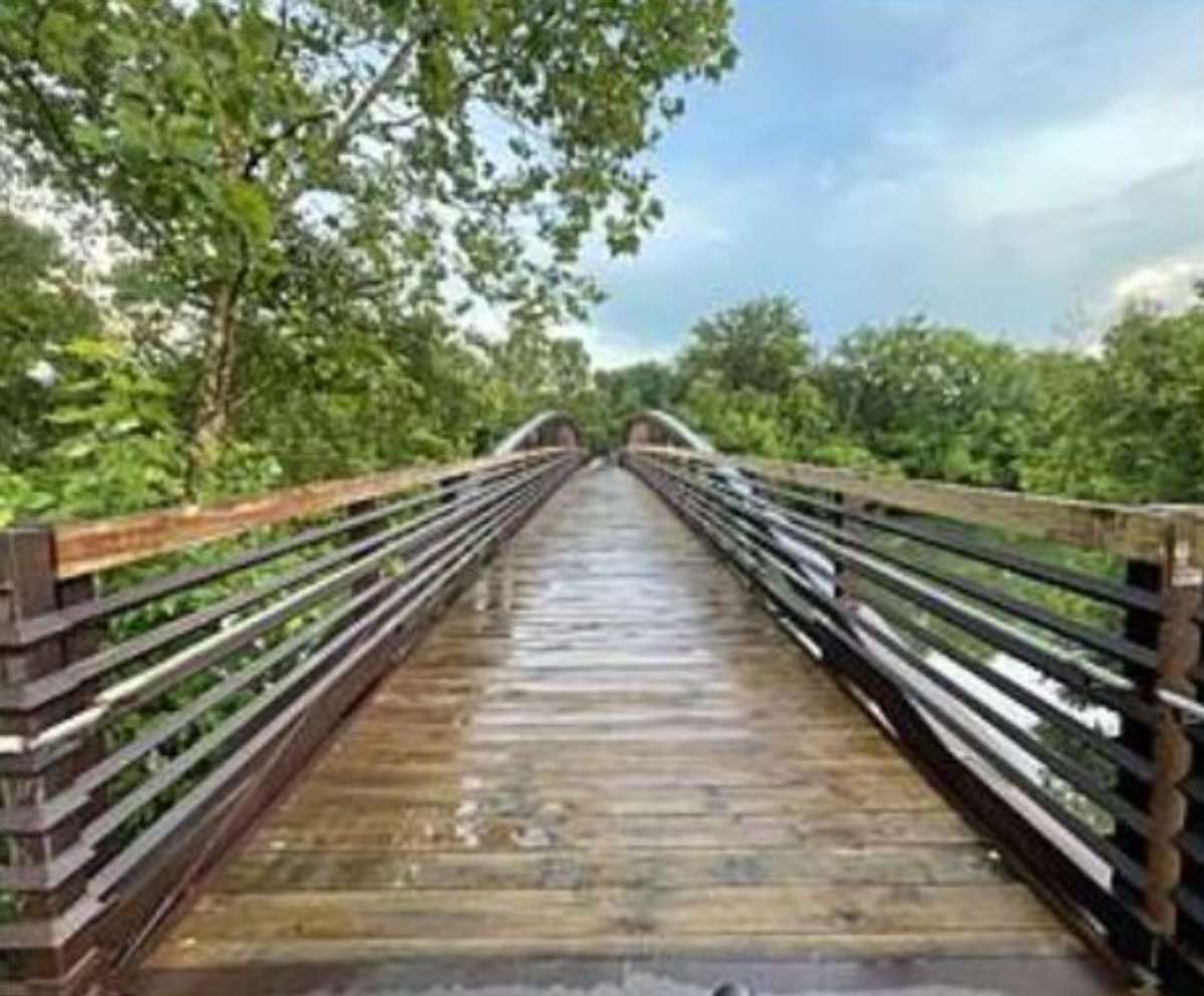For those looking to get outdoors, take advantage of the 4.2 mile La Vergne Greenway! This trail is also dog friendly.
