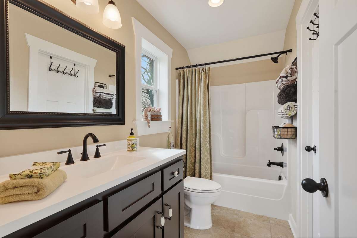 Upstairs Suite bathroom