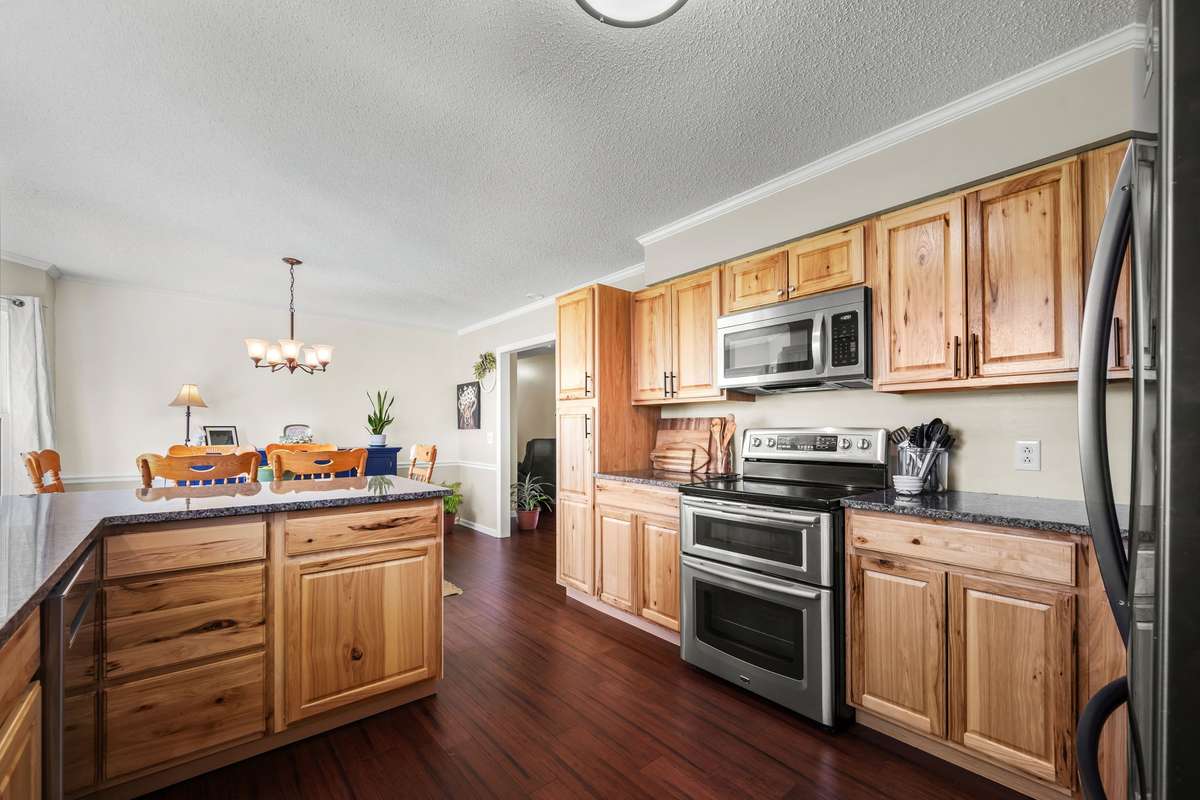 Double oven in Kitchen