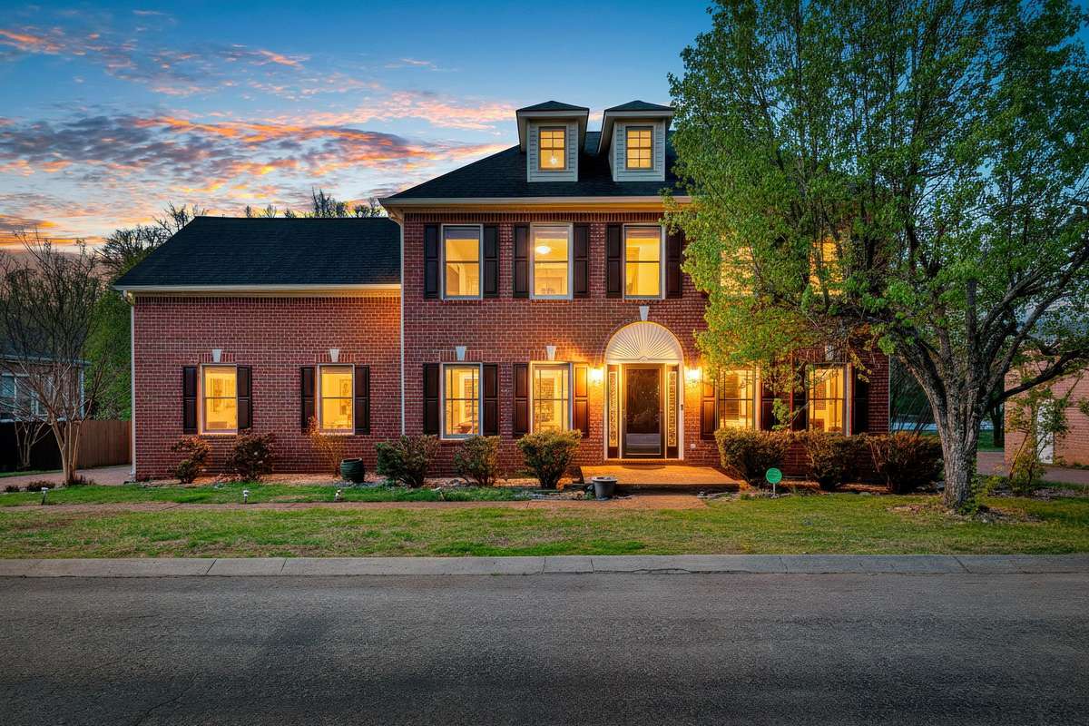 Welcome to 132 Sequoyah Ln in the established neighborhood of McCrory Trace Estates!