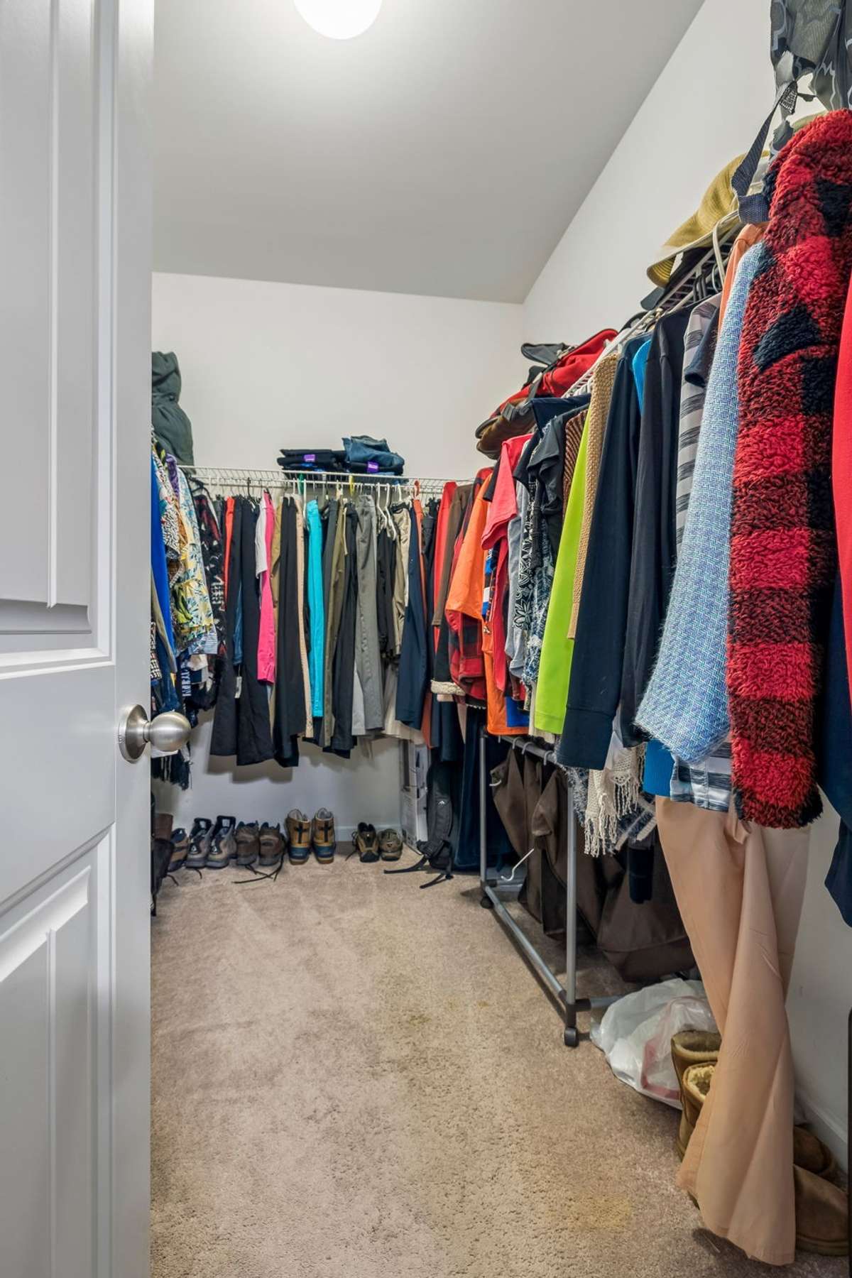 LARGE Walk-In Closet!