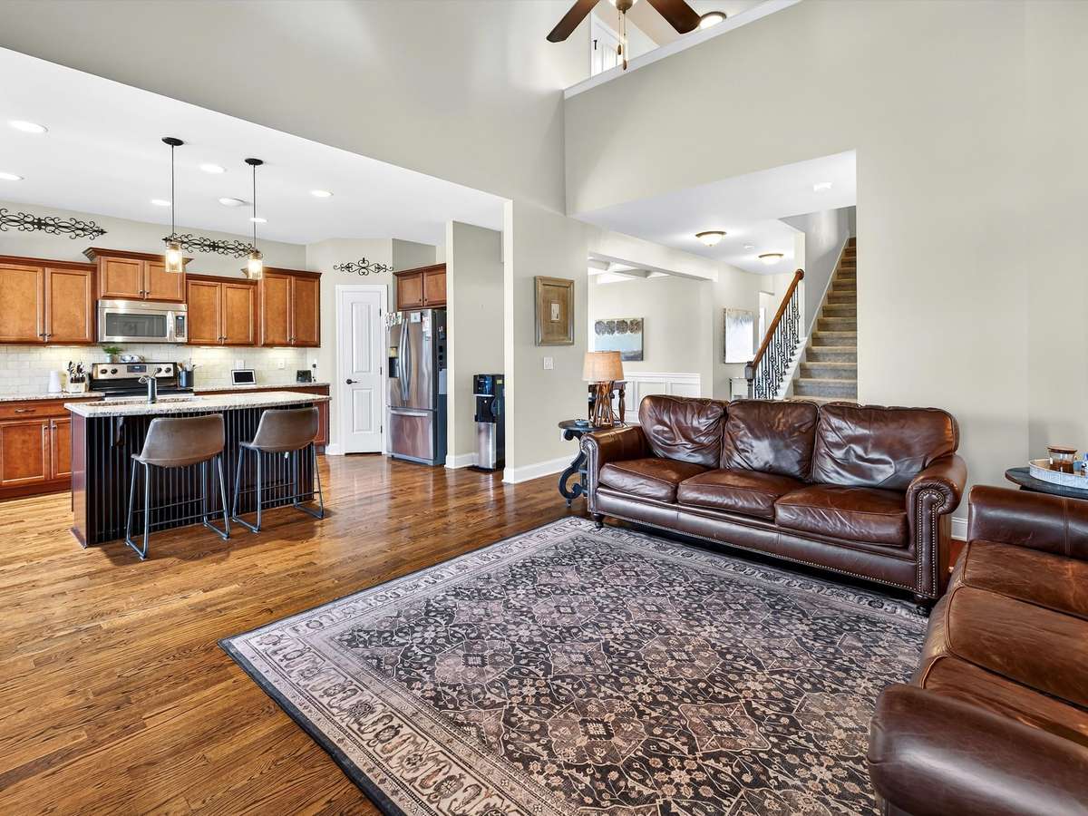 Open floor plan is great for entertaining guests or keeping an eye the kids while cooking!