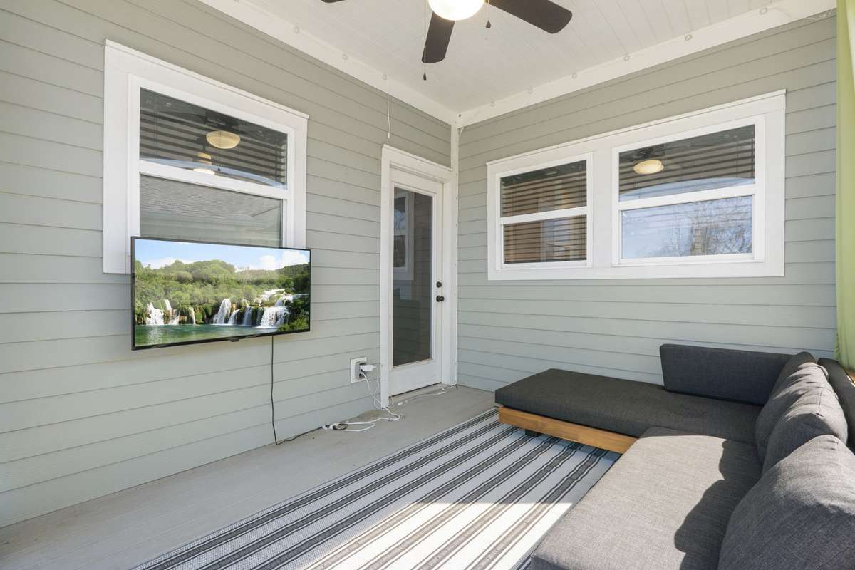 This deck is screened in!