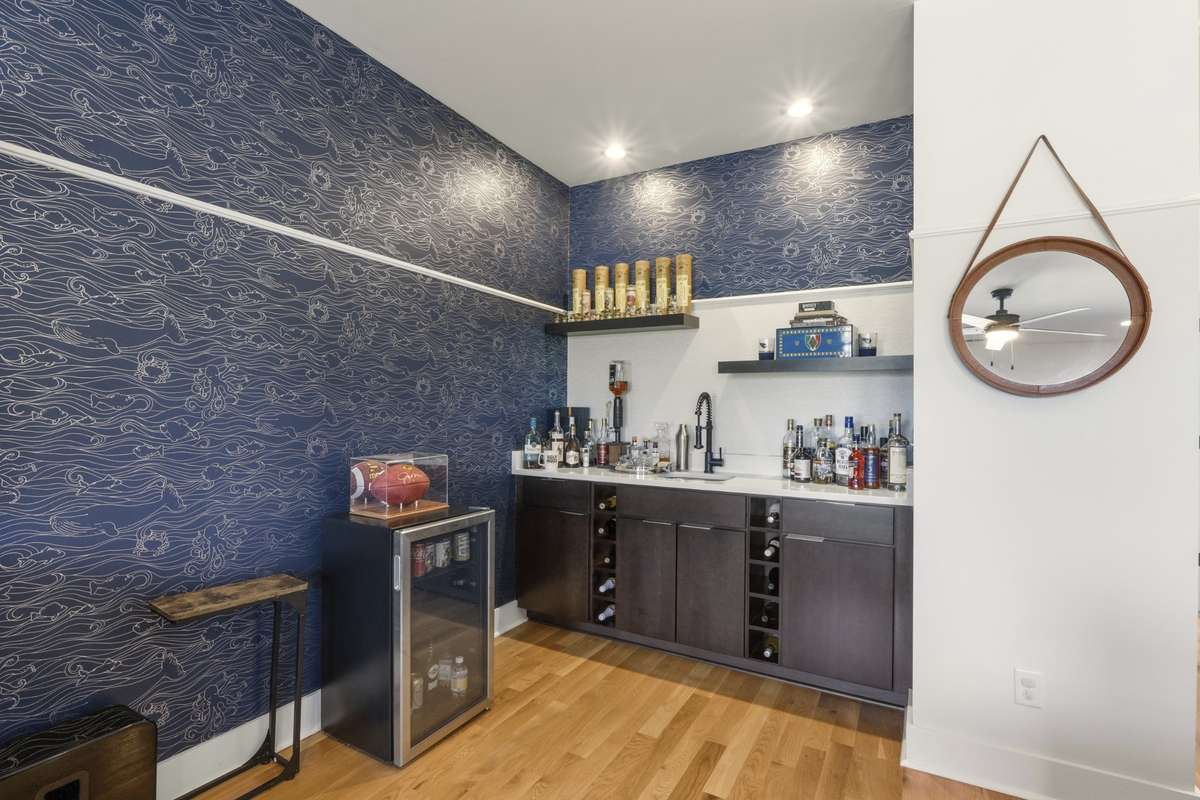 Wet bar!