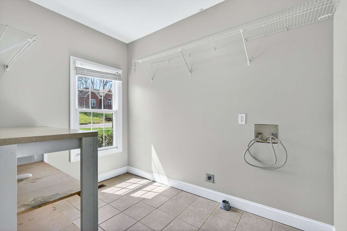 Approx 10' x 8' laundry room