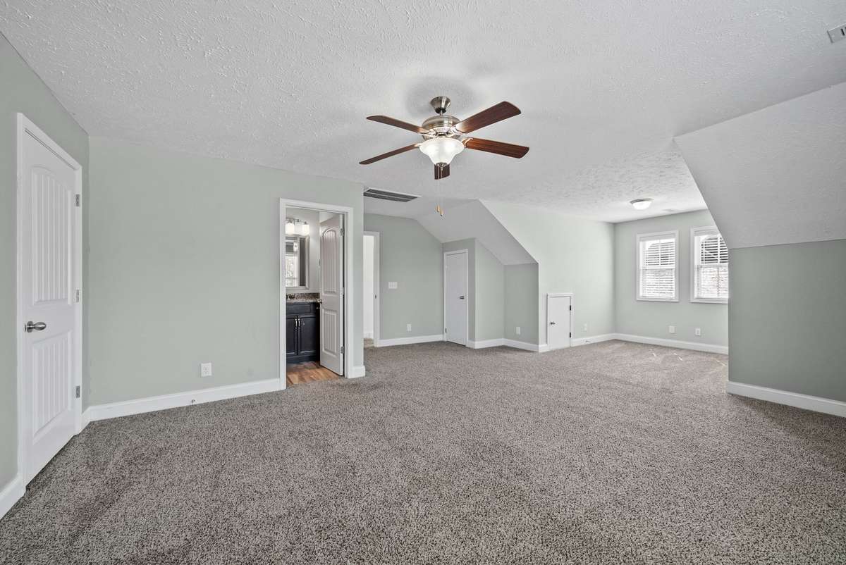 Spacious Bonus Room