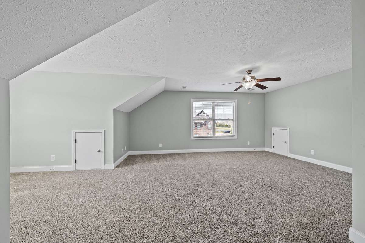 Spacious Bonus Room